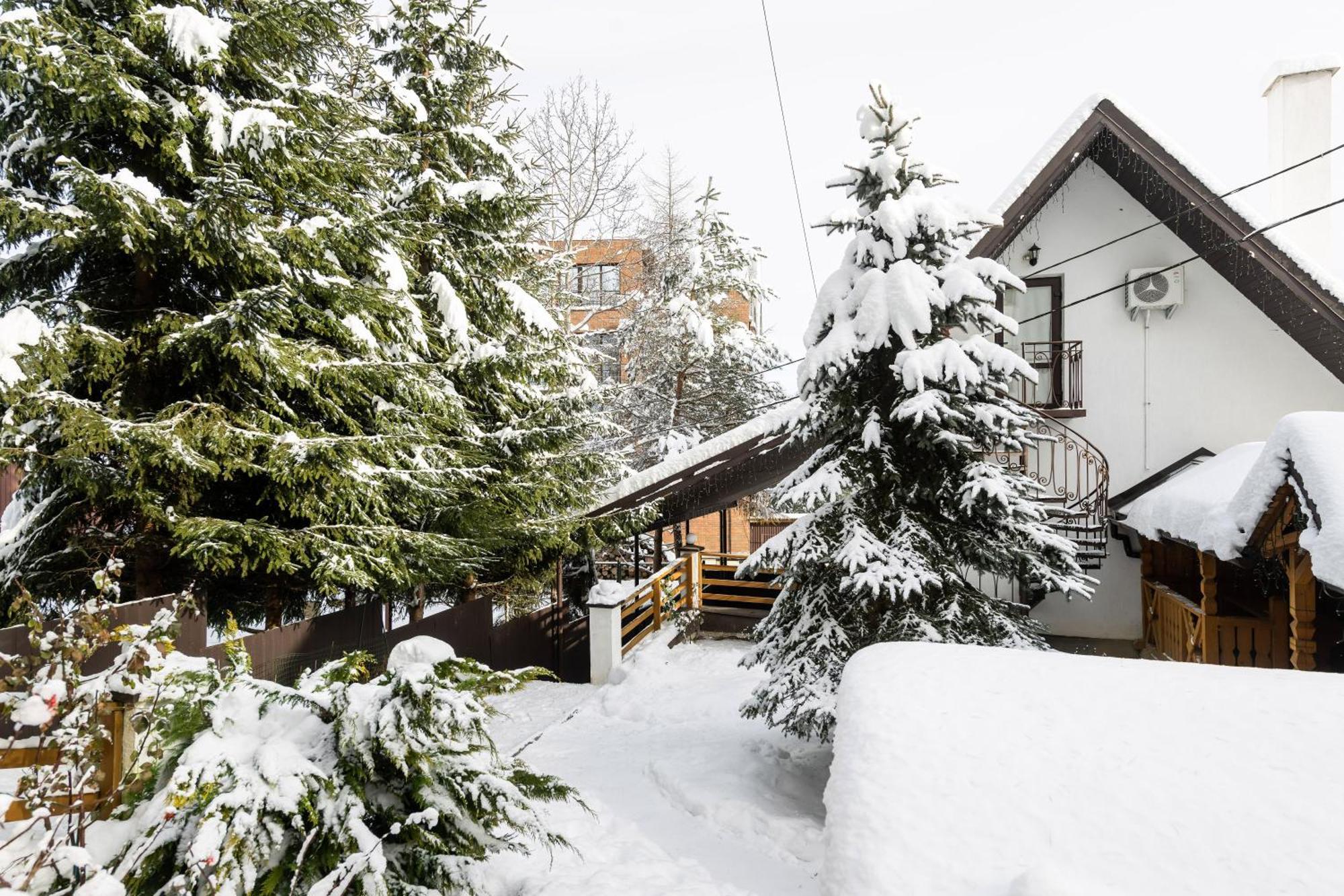 Готельний Комплекс Парламент, Яблуниця Exterior foto